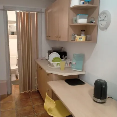 Mesembria Hostel *